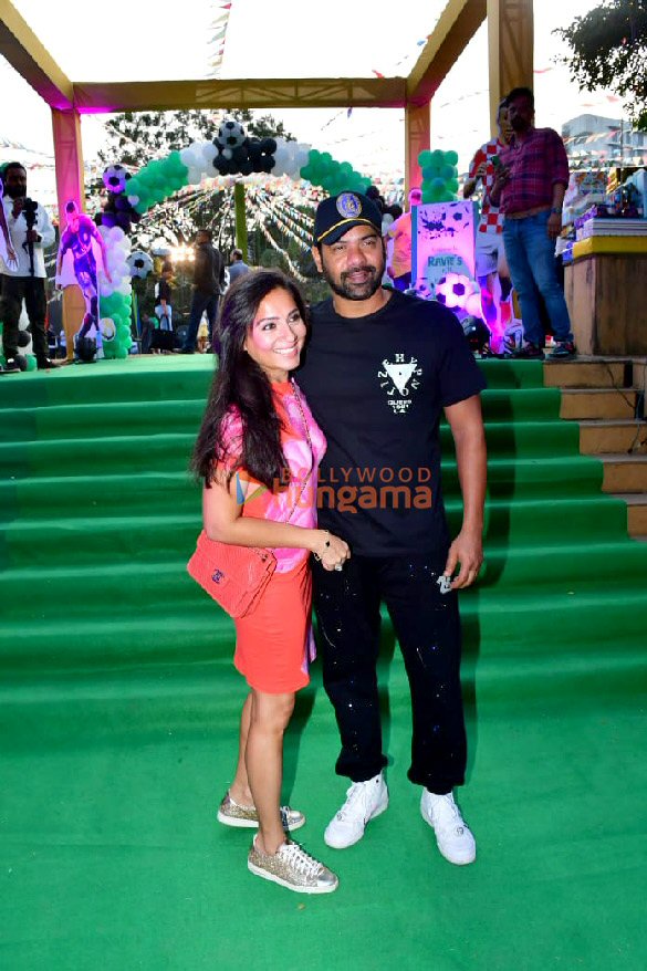 photos shilpa shetty neha dhupia tusshar kapoor and others snapped at ravie kapoors birthday bash 5