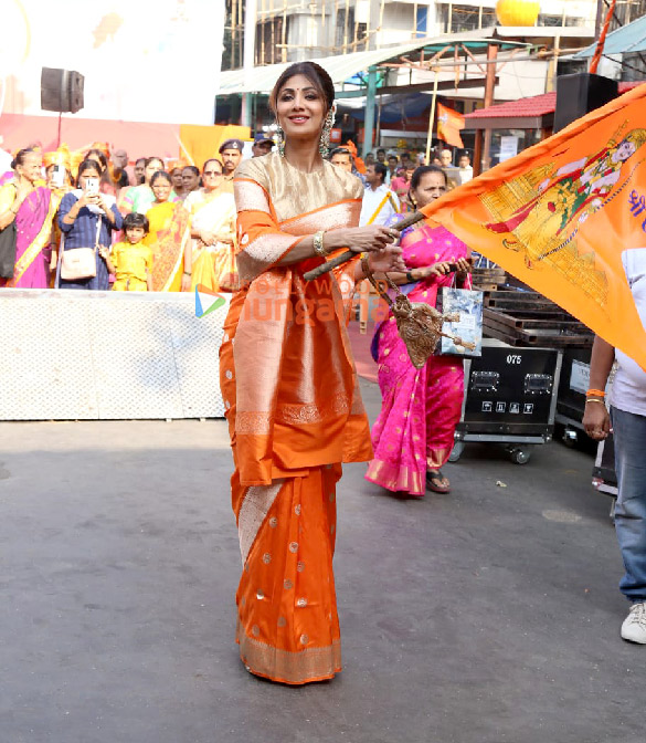 Photos: Shilpa Shetty snapped at the Siddhivinayak Temple in Mumbai Photos: Shilpa Shetty snapped at the Siddhivinayak Temple in Mumbai