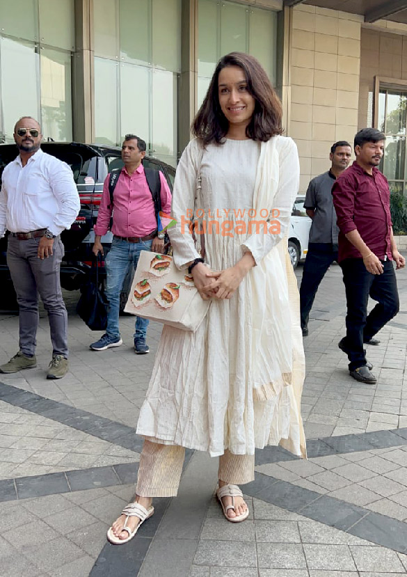 photos shraddha kapoor snapped in bandra 4 2
