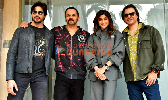 photos sidharth malhotra shilpa shetty vivek oberoi and rohit shetty snapped during indian police force promotions 2