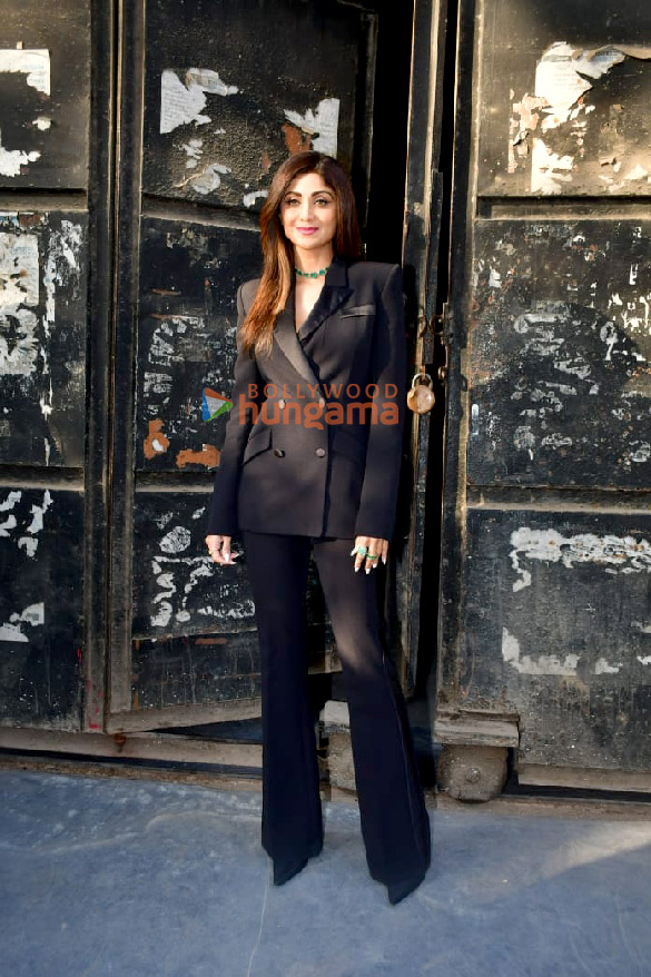 photos sidharth malhotra vivek oberoi shilpa shetty and rohit shetty snapped promoting indian police force 4