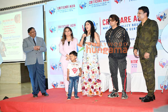 photos sonu nigam snapped at criticare asia event 4