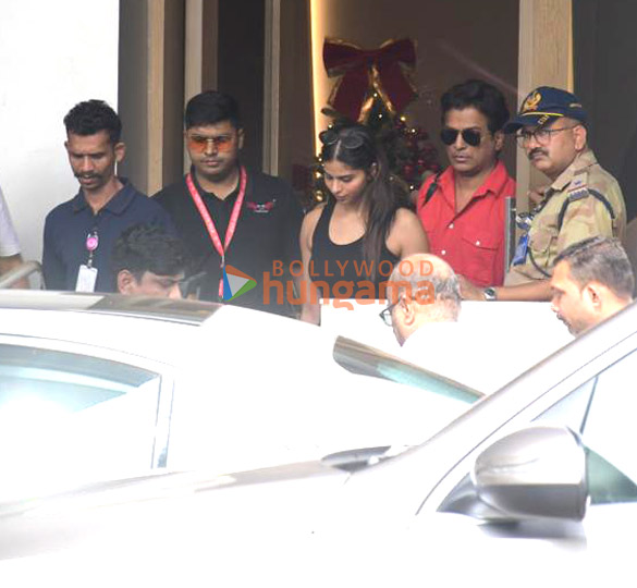 photos suhana khan snapped at kalina airport 1