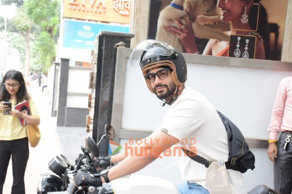 Photos: Sunny Kaushal snapped in Bandra