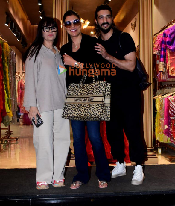photos sushmita sen snapped in bandra 2 7