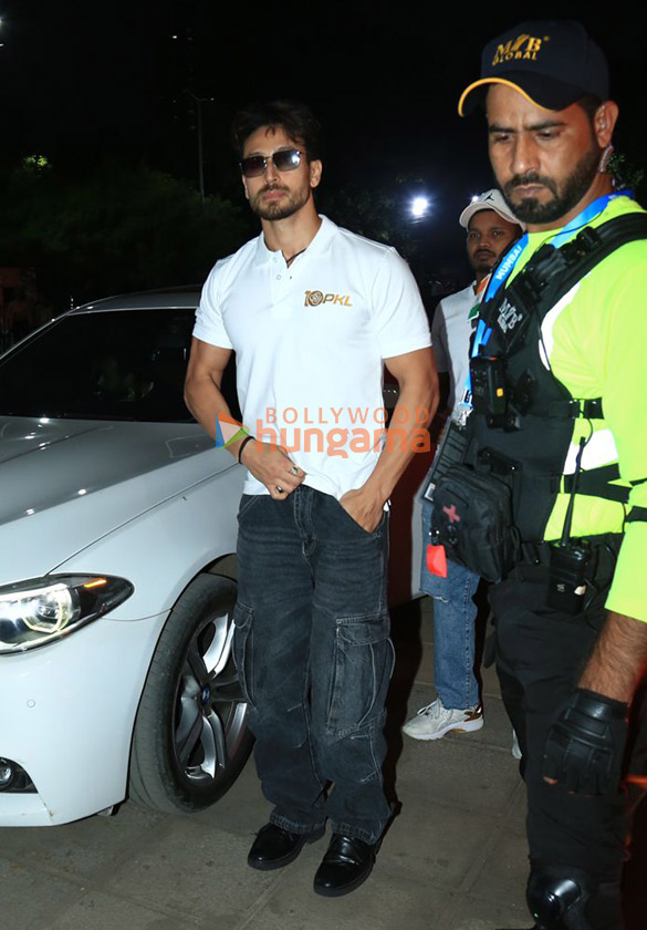 photos tiger shroff snapped attending the pro kabaddi league at nsci dome 1