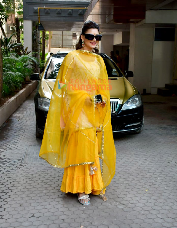 photos urvashi rautela and aditi rao hydari snapped in juhu 3