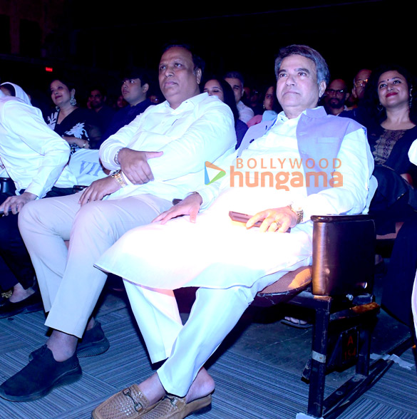 photos ustad zakir hussain conferred with the padma vibhushan ustad ghulam mustafa khan award 6