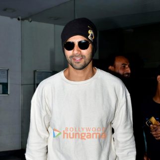 Photos: Varun Dhawan snapped in Andheri