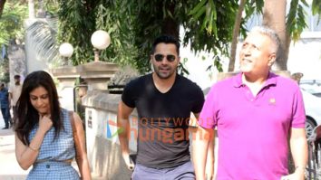Photos: Varun Dhawan snapped in Bandra