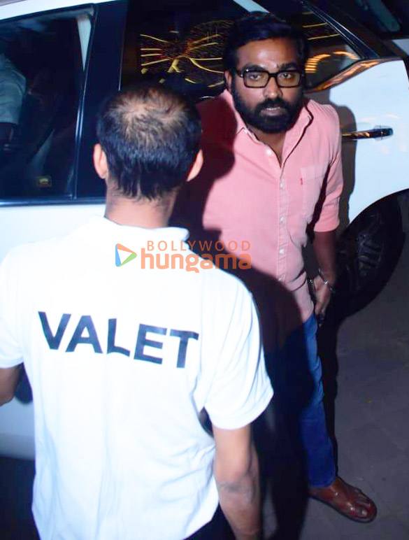 photos vijay sethupathi snapped in bandra 3