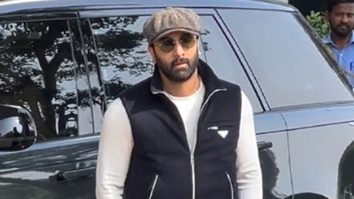 Ranbir Kapoor poses for paps as he gets clicked at the airport