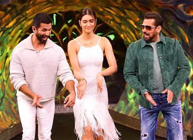 Salman Khan dances with Shahid Kapoor and Kriti Sanon on the sets of Bigg Boss 17; watch