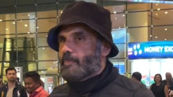 Suniel Shetty looks super cool in an all black look at the airport