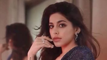 Uff! Alaya F sizzles in a shimmery saree