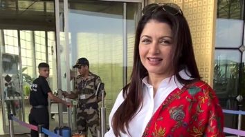 Bhagyashree chit chats with paps as she gets clicked at the airport
