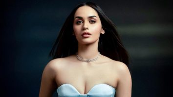 Elegance & grace at its peak! Manushi Chhillar