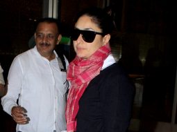 Kareena Kapoor Khan gets clicked at the airport by paps