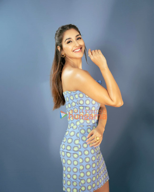 nikita dutta 2 103