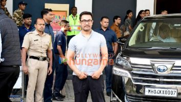 Photos: Aamir Khan snapped at Kalina airport