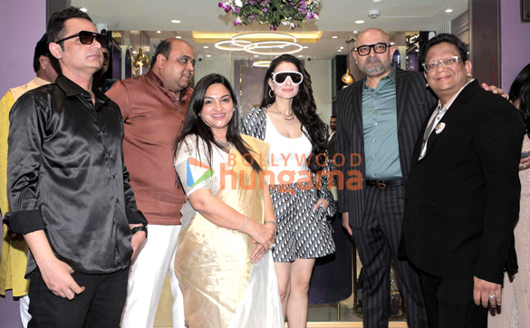 photos ameesha patel inaugurates the first flagship store of vanior jewels in mumbai 4