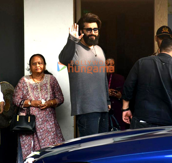 photos arjun kapoor snapped at kalina airport 1