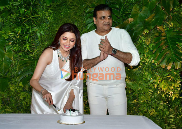 photos celebs attend bhagyashrees birthday bash 10