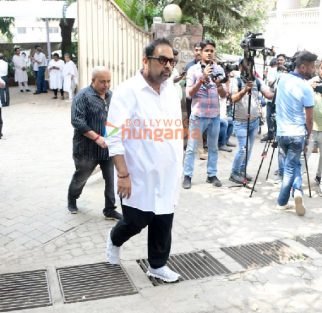 Photos: Celebs attend the last rites of Pankaj Udhas in Mumbai