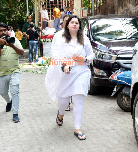photos celebs attend the last rites of pankaj udhas in mumbai 2 2