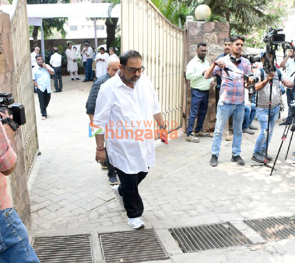 photos celebs attend the last rites of pankaj udhas in mumbai 3 2
