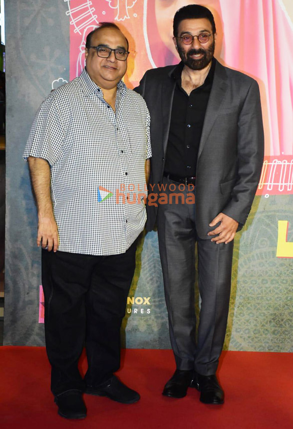 photos celebs grace the premiere of laapataa ladies 009 3