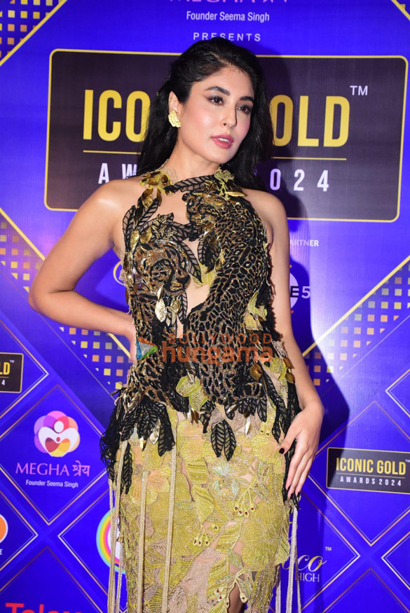 photos celebs grace the premiere of marathi film sridevi prasanna 4569 6