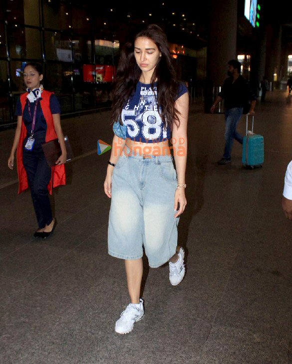 photos disha patani snapped at the airport 4