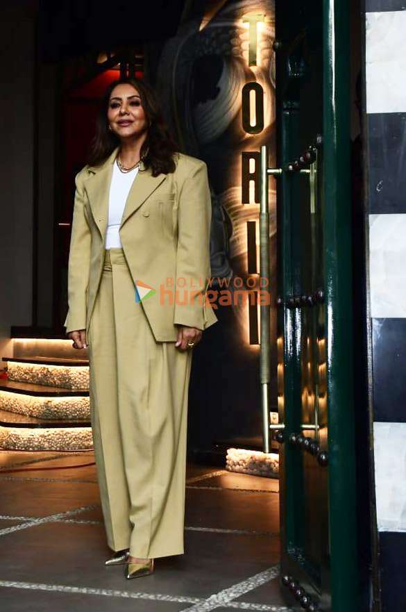 photos gauri khan snapped at the unveiling of her restaurant torii 5