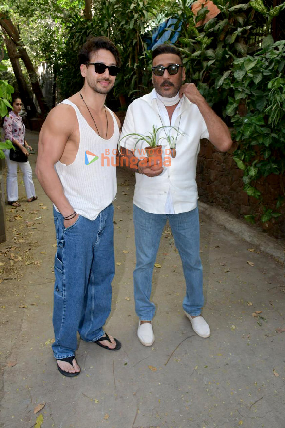 photos jackie shroff and tiger shroff snapped at krome studio in bandra 3