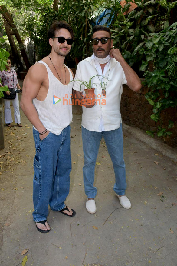 photos jackie shroff and tiger shroff snapped at krome studio in bandra 4