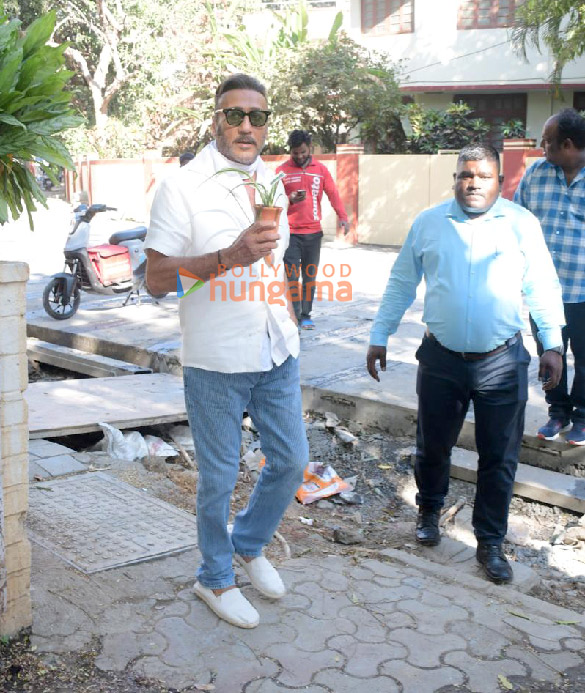 photos jackie shroff and tiger shroff snapped at krome studio in bandra 5