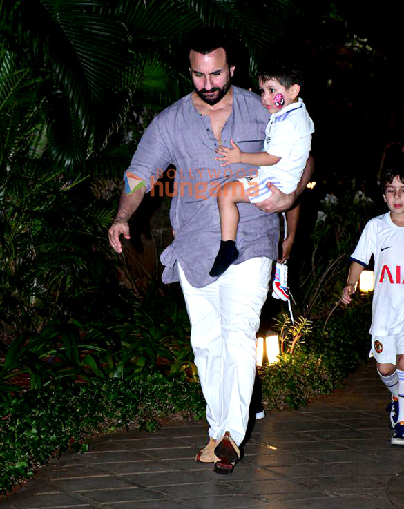 photos kareena kapoor khan saif ali khan ranbir kapoor randhir kapoor taimur ali khan others snapped at jehs birthday party 1 2