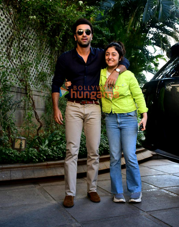 photos kareena kapoor khan saif ali khan randhir kapoor taimur ali khan snapped at jehs birthday party 6