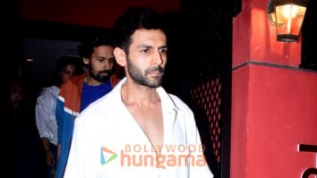 Photos: Kartik Aaryan snapped in Bandra