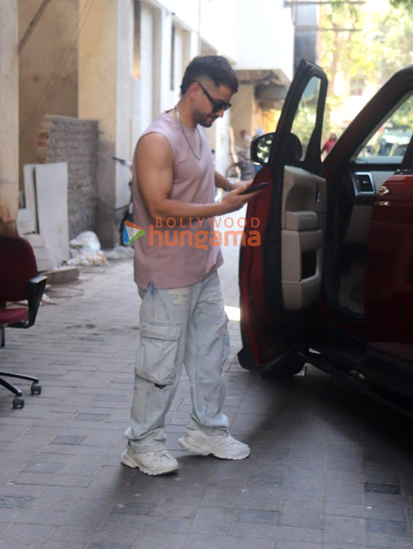 photos kunal khemu snapped in bandra 3 2