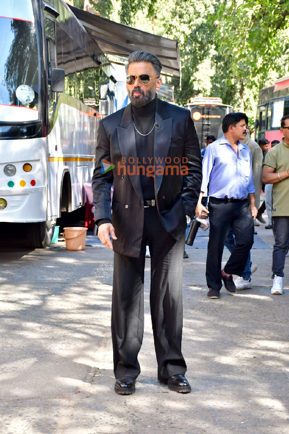photos madhuri dixit suniel shetty and abhishek kumar snapped on the sets of dance deewane 2