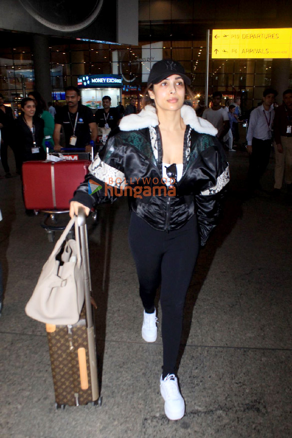 Photos: Malaika Arora snapped at the airport Photos: Malaika Arora snapped at the airport