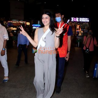 Photos: Mannara and Archana Gautam snapped at the airport