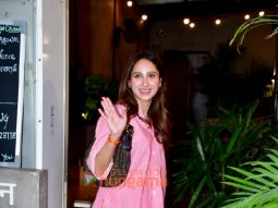Photos: Pashmina Roshan snapped in Juhu