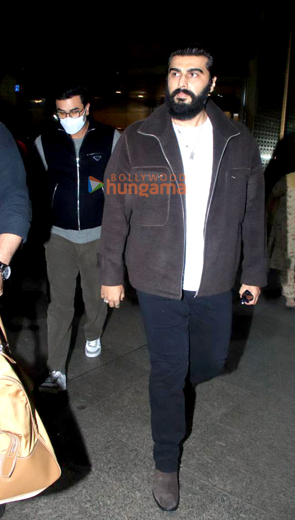 photos ranbir kapoor and arjun kapoor snapped at the airport 4