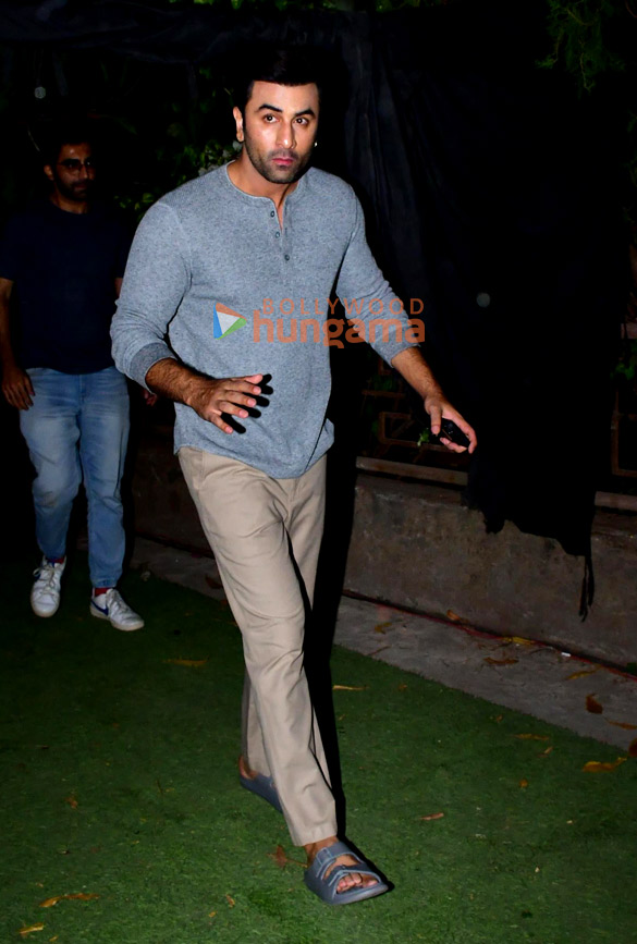 photos ranbir kapoor snapped in mumbai 5
