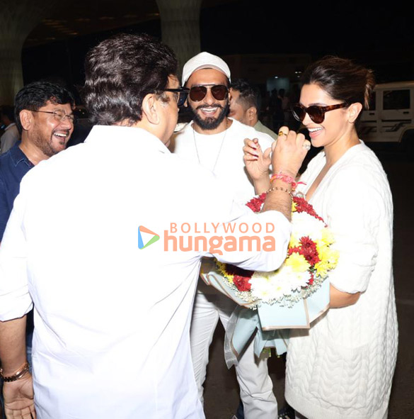 photos ranveer singh and deepika padukone snapped at the airport 3 7