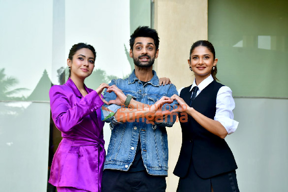 photos reem samir shaikh karan wahi and jennifer winget snapped promoting raisinghani vs raisinghani at jw marriott juhu 5