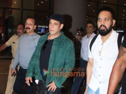 Photos: Salman Khan, Baba Siddique and Gurmeet Singh Jolly snapped at the airport